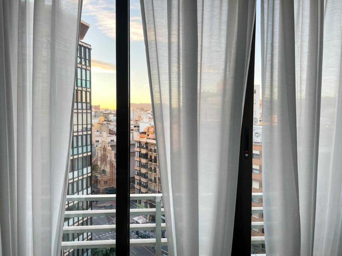 Amplio Apartamento En Pleno Corazon De Alicante Ngoại thất bức ảnh