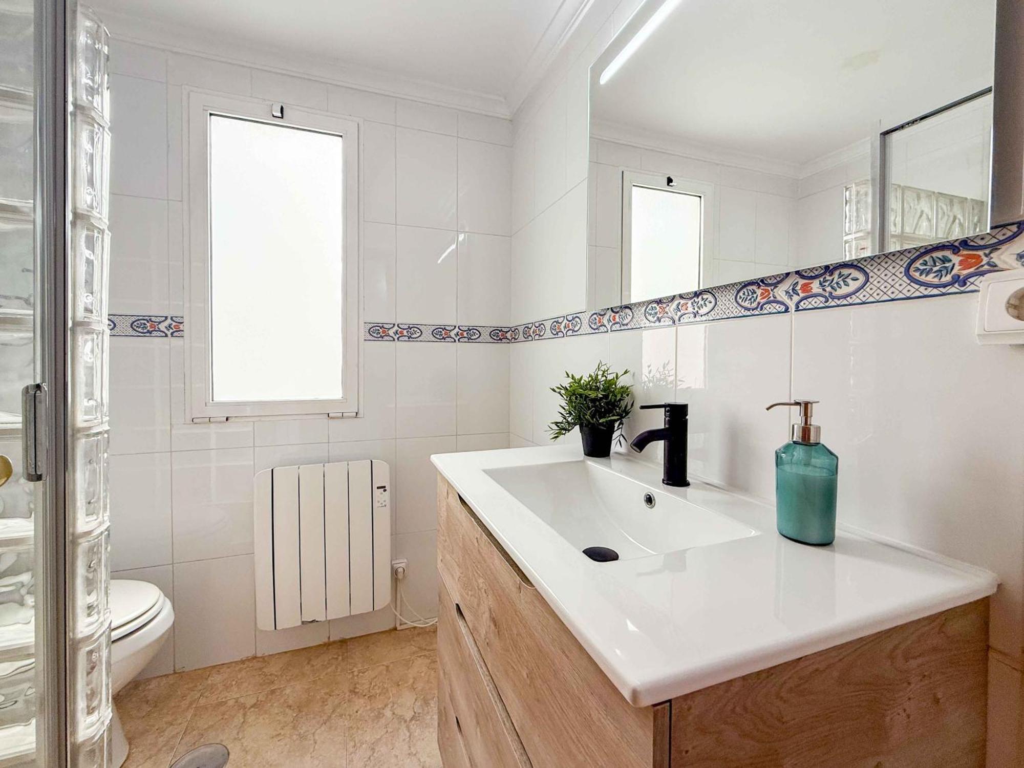 Amplio Apartamento En Pleno Corazon De Alicante Ngoại thất bức ảnh